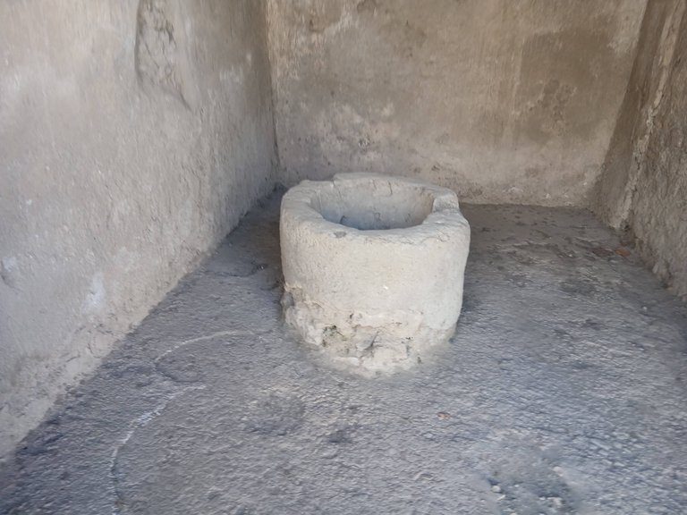 topic-community-background