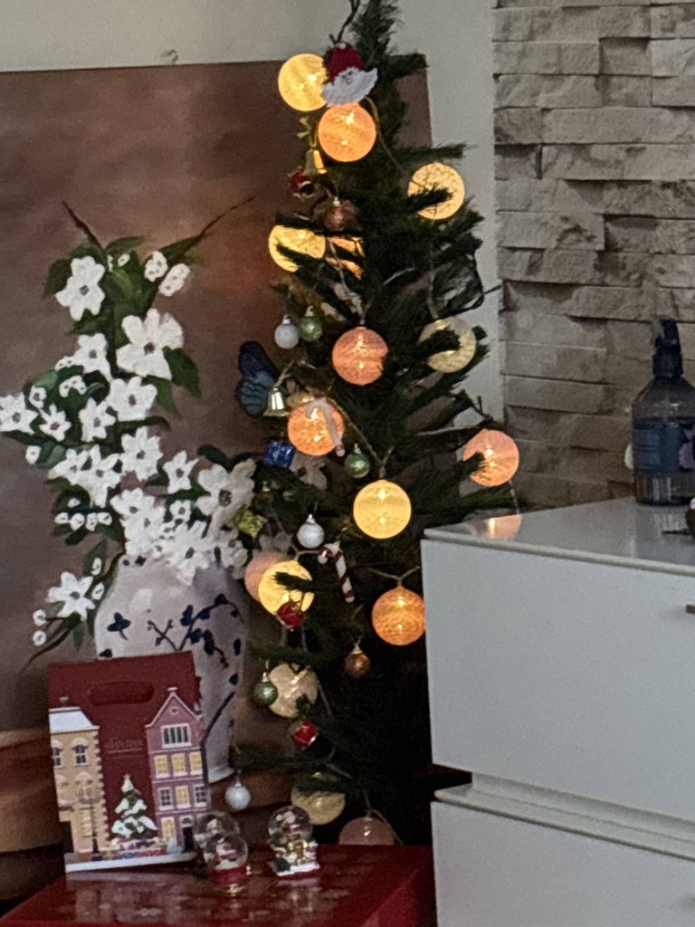 topic-community-background